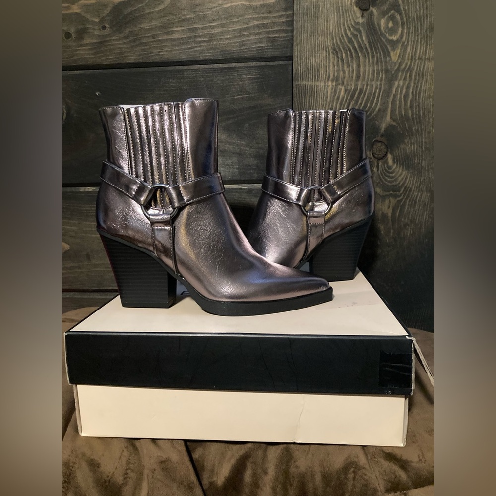 BCBGeneration Pewter Ankle Boots, new in box, size 7.5, cute and comfortable